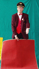 komischer Empfangschef